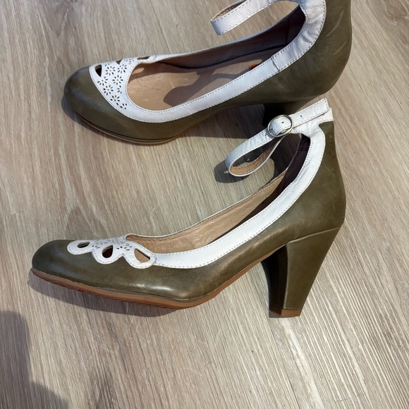 Miz Mooz Callista Olive & White Leather Mary Jane Heels – Size 8,5 - Picture 2 of 5